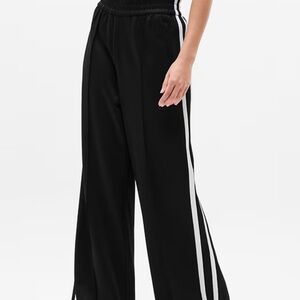 Athleta BRAND NEW track pants 
Medium, Tall